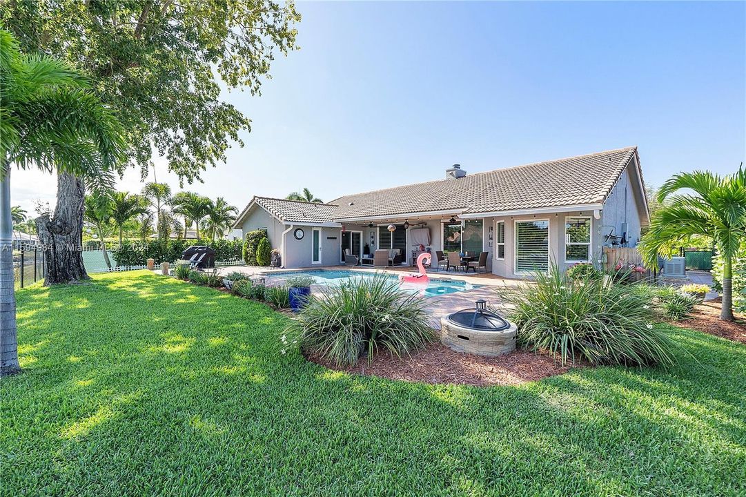 Active With Contract: $869,900 (4 beds, 2 baths, 2524 Square Feet)