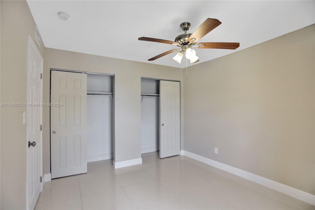 Active With Contract: $2,200 (2 beds, 1 baths, 891 Square Feet)