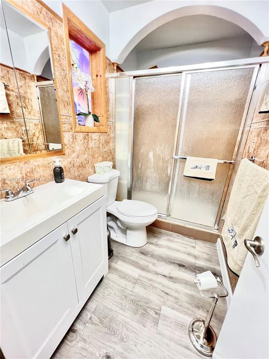 Upstairs bathroom