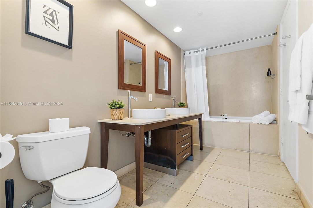 Недавно арендовано: $4,500 (1 спален, 1 ванн, 842 Квадратных фут)