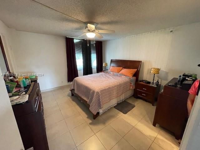 En Venta: $380,000 (3 camas, 2 baños, 1500 Pies cuadrados)