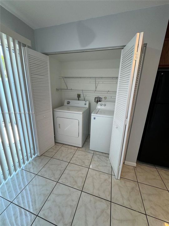 Active With Contract: $2,300 (2 beds, 2 baths, 1176 Square Feet)