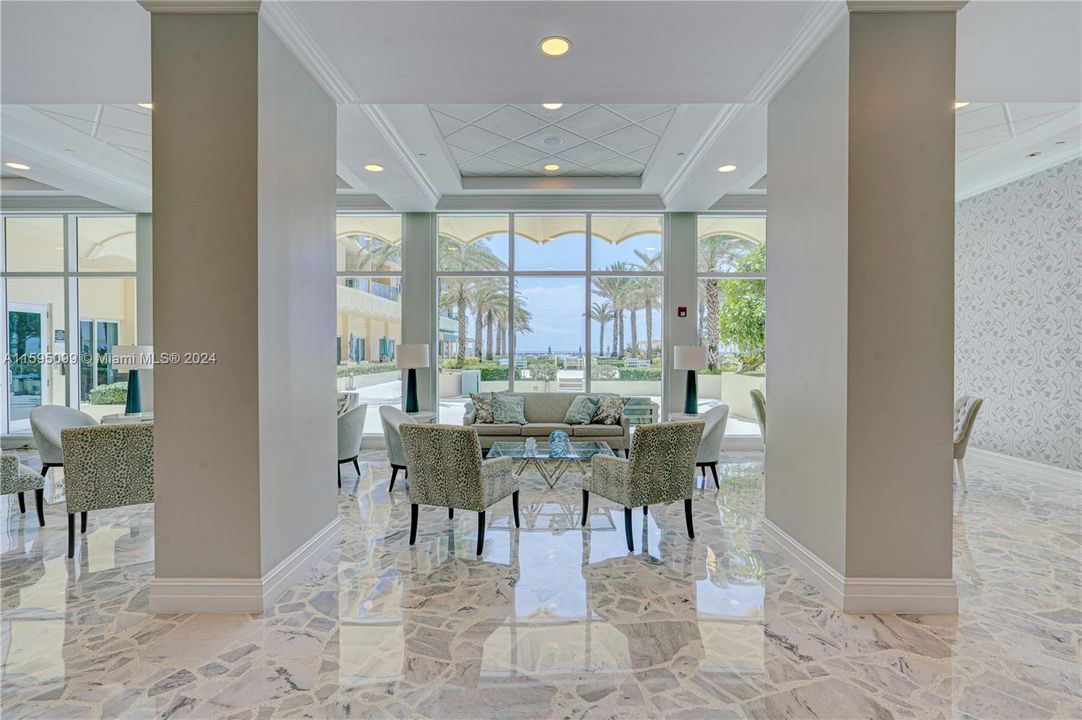 Enjoy games, parties and meetings in this wonderful common space