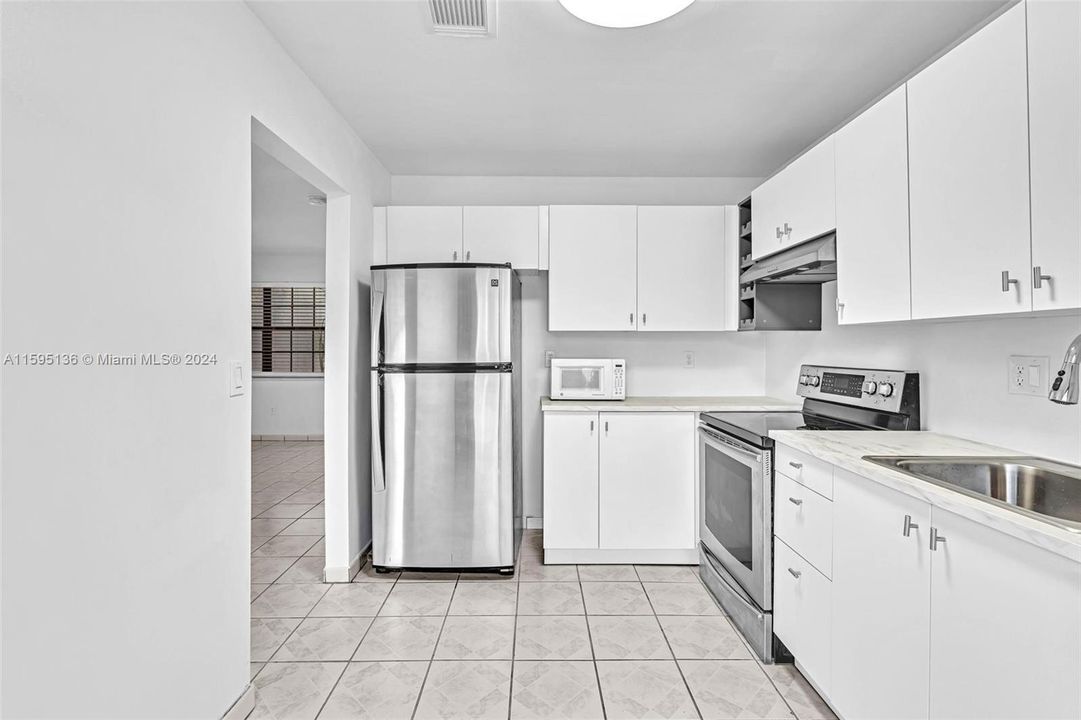 Active With Contract: $485,000 (3 beds, 2 baths, 1492 Square Feet)