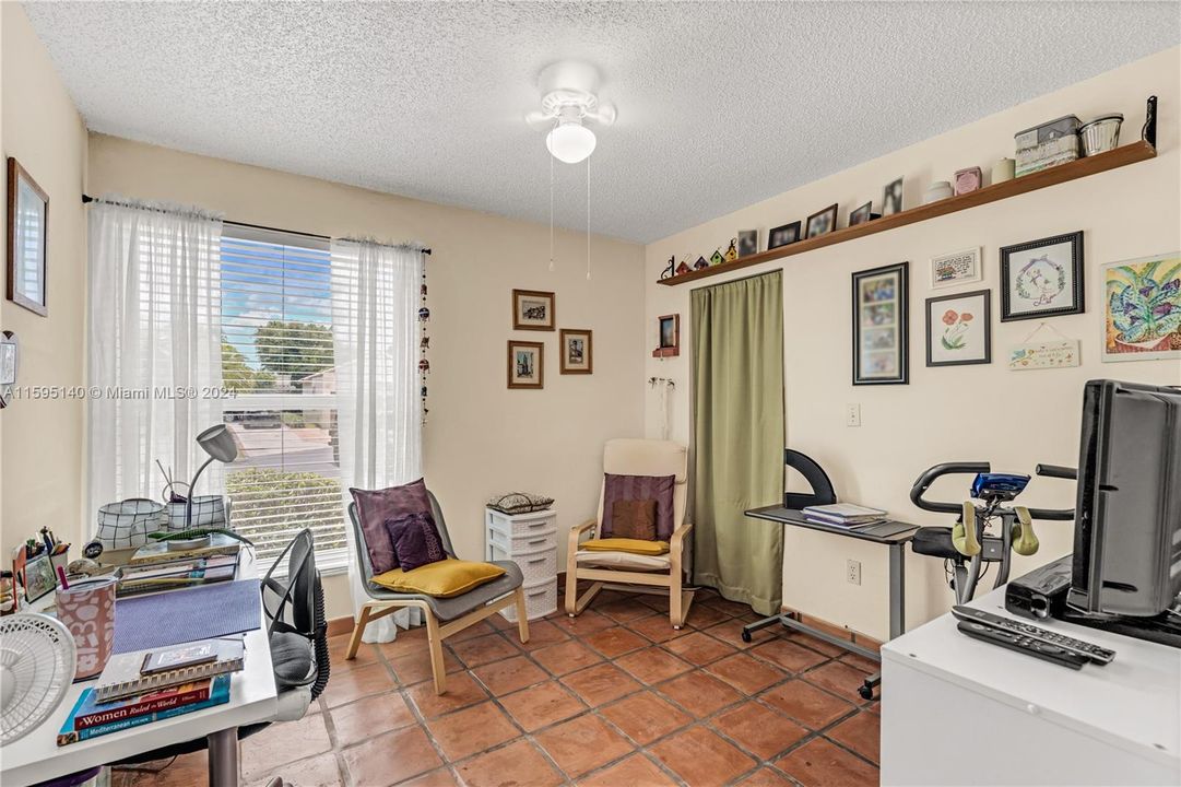 Active With Contract: $480,000 (3 beds, 2 baths, 1464 Square Feet)