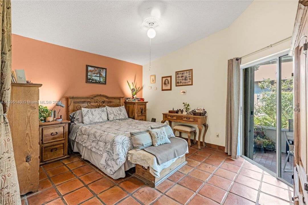 Active With Contract: $480,000 (3 beds, 2 baths, 1464 Square Feet)