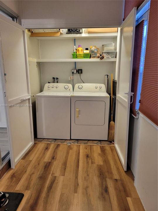 For Sale: $85,000 (1 beds, 1 baths, 720 Square Feet)