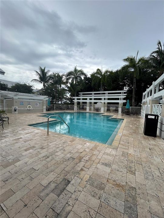 Recently Rented: $4,000 (4 beds, 3 baths, 2001 Square Feet)