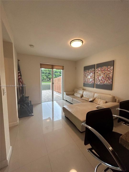 Recently Rented: $4,000 (4 beds, 3 baths, 2001 Square Feet)