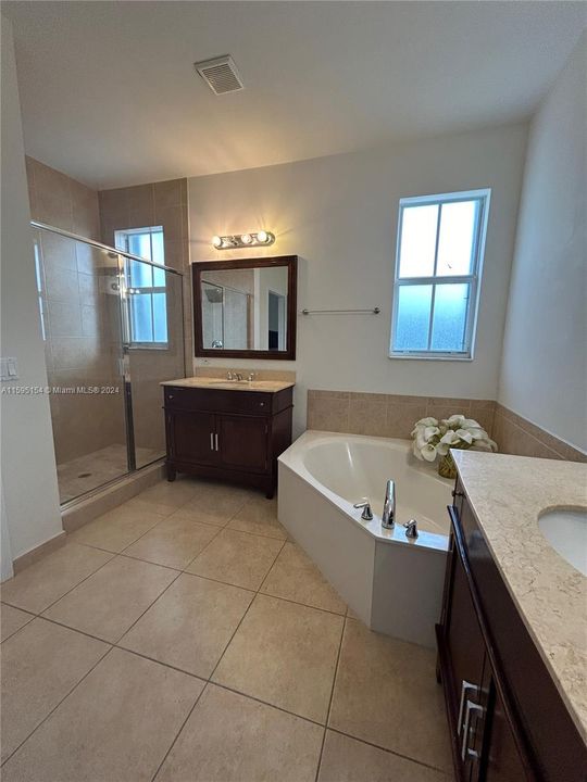 Recently Rented: $4,000 (4 beds, 3 baths, 2001 Square Feet)