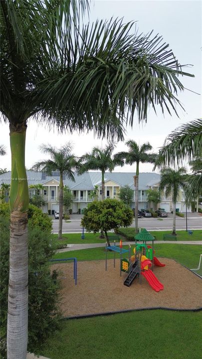 Recently Rented: $4,000 (4 beds, 3 baths, 2001 Square Feet)