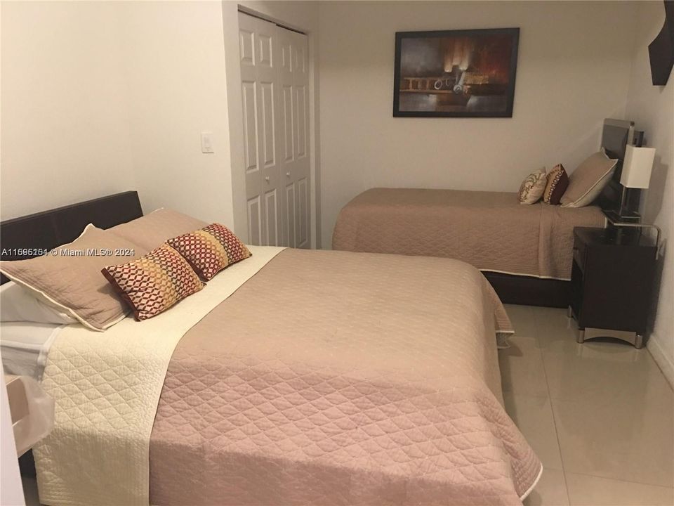 Recently Rented: $4,000 (4 beds, 3 baths, 2001 Square Feet)