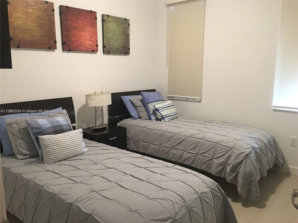 Recently Rented: $4,000 (4 beds, 3 baths, 2001 Square Feet)