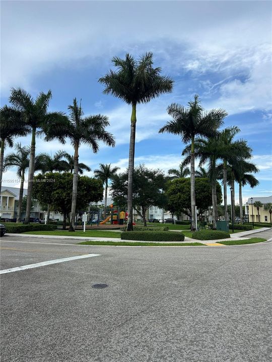 Recently Rented: $4,000 (4 beds, 3 baths, 2001 Square Feet)