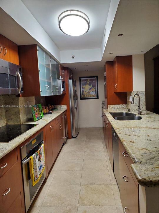 En Venta: $915,000 (2 camas, 2 baños, 1510 Pies cuadrados)