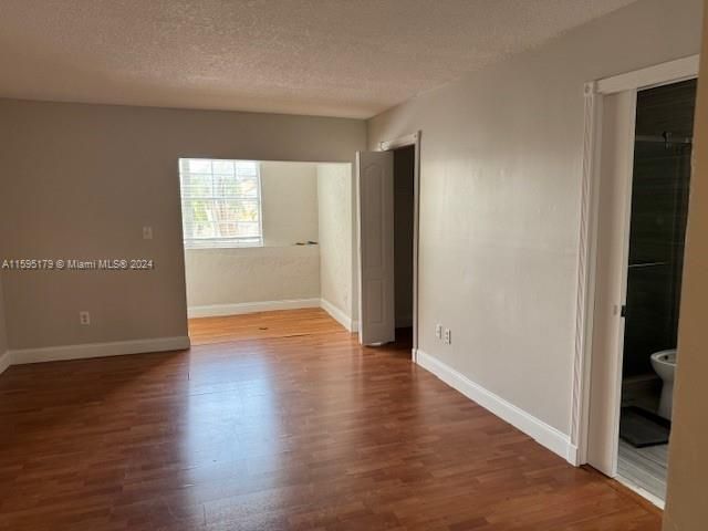 Recently Rented: $3,000 (3 beds, 2 baths, 1523 Square Feet)