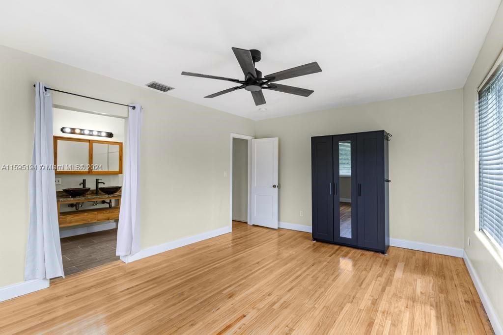 Active With Contract: $3,600 (3 beds, 2 baths, 2111 Square Feet)