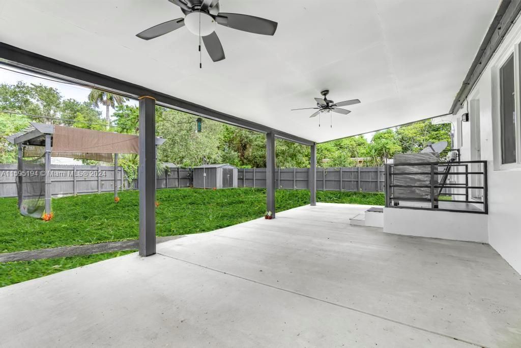 Active With Contract: $3,600 (3 beds, 2 baths, 2111 Square Feet)