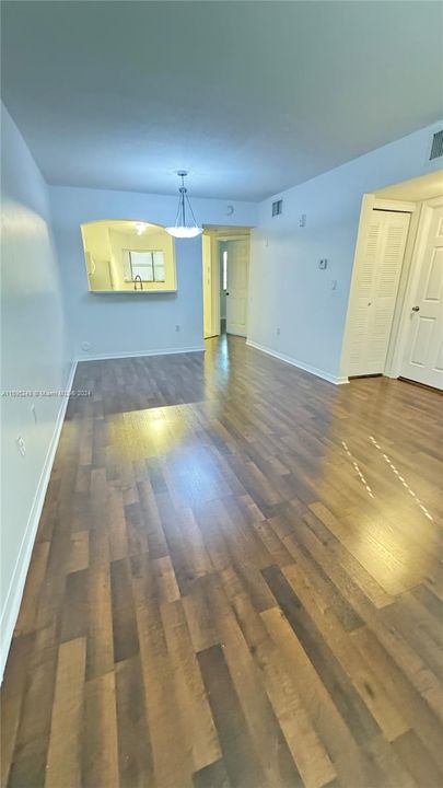 Active With Contract: $2,200 (2 beds, 2 baths, 817 Square Feet)