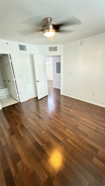 Active With Contract: $2,200 (2 beds, 2 baths, 817 Square Feet)