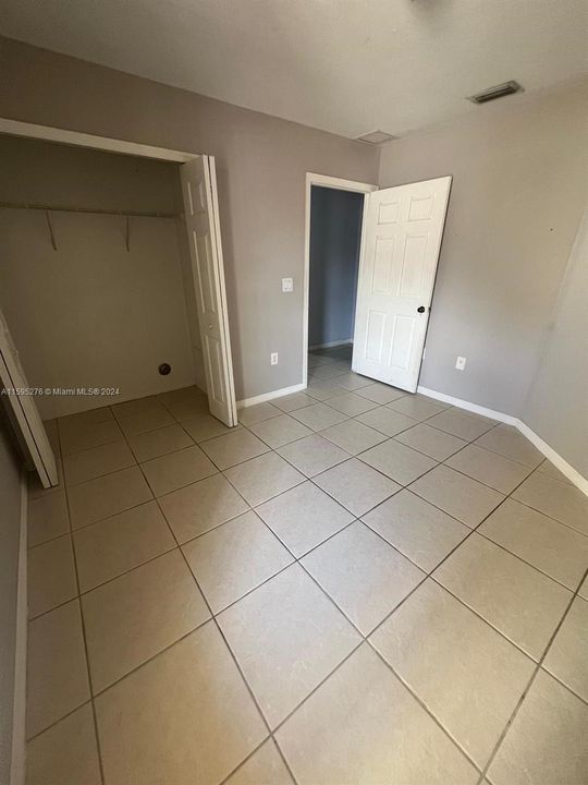 For Rent: $2,400 (3 beds, 2 baths, 1125 Square Feet)