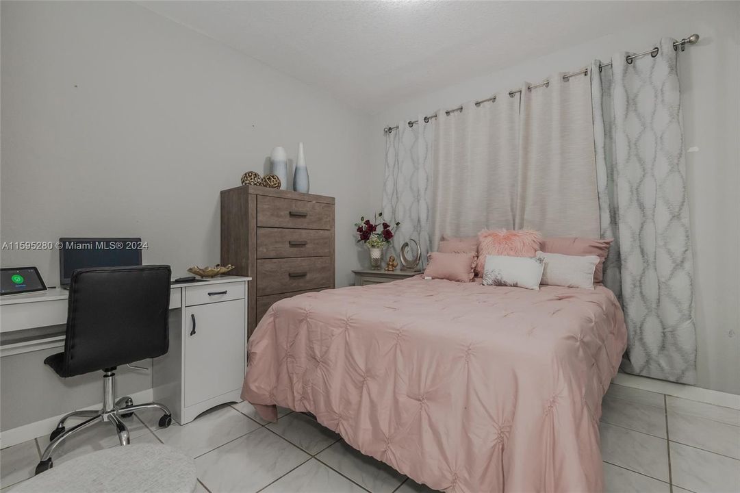 Activo con contrato: $495,000 (3 camas, 1 baños, 1012 Pies cuadrados)