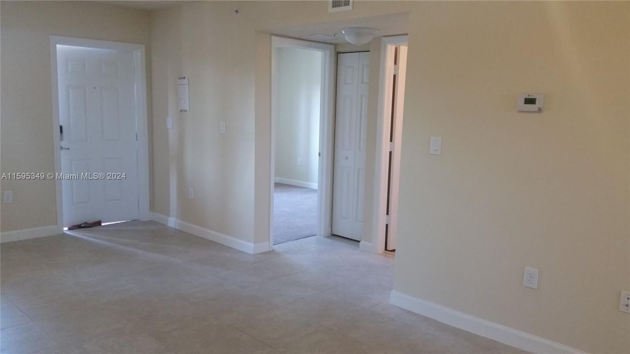 Active With Contract: $2,300 (2 beds, 2 baths, 817 Square Feet)