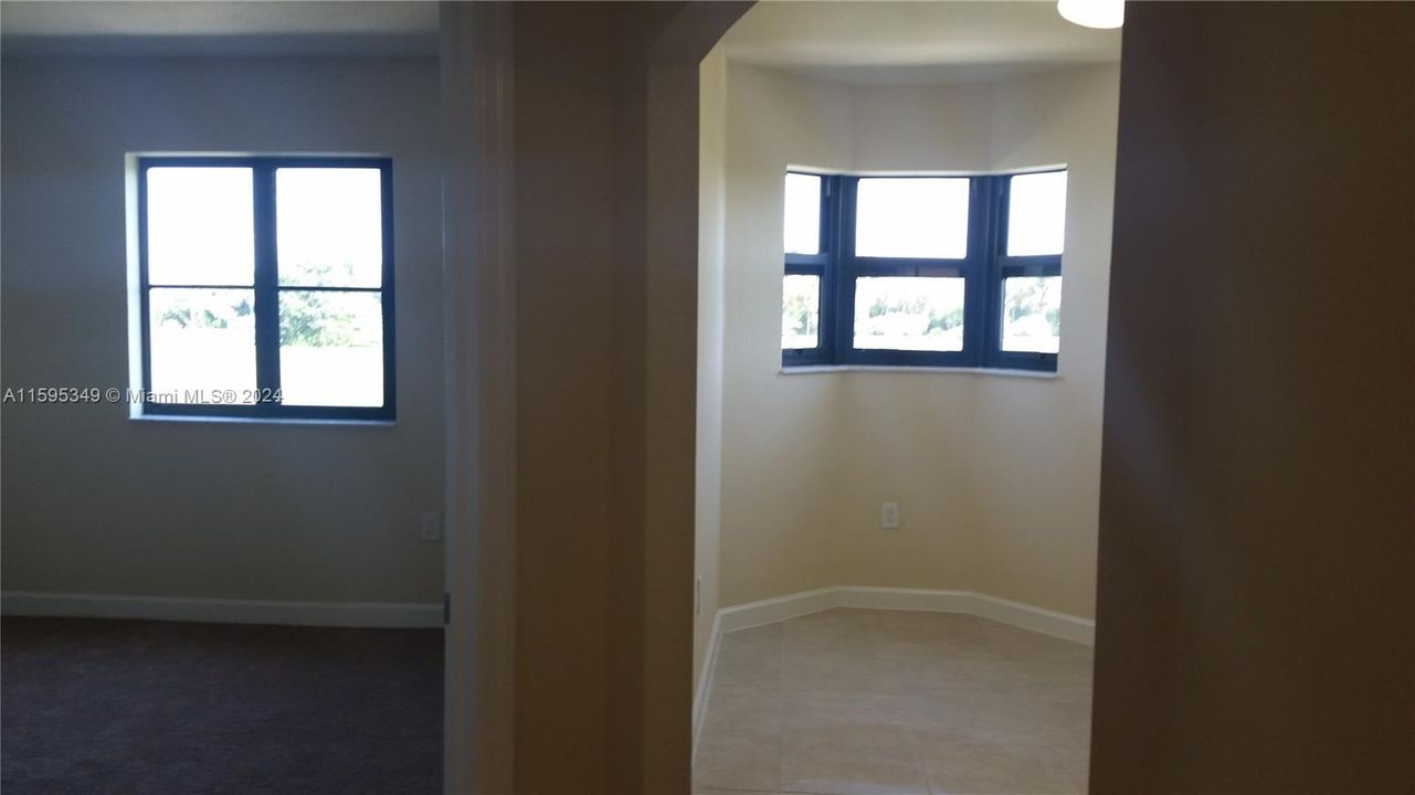 Active With Contract: $2,300 (2 beds, 2 baths, 817 Square Feet)