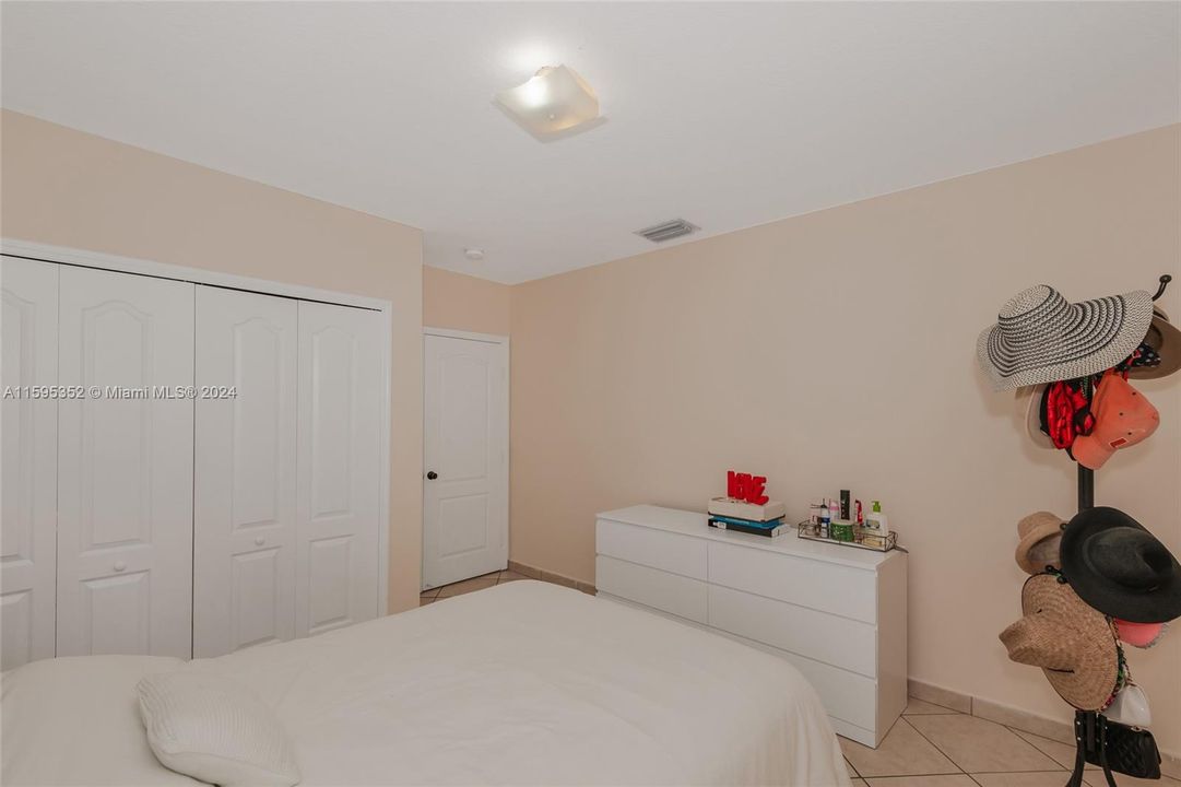 Active With Contract: $4,000 (4 beds, 3 baths, 2342 Square Feet)