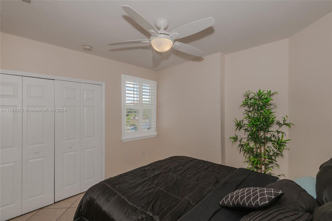 Active With Contract: $4,000 (4 beds, 3 baths, 2342 Square Feet)