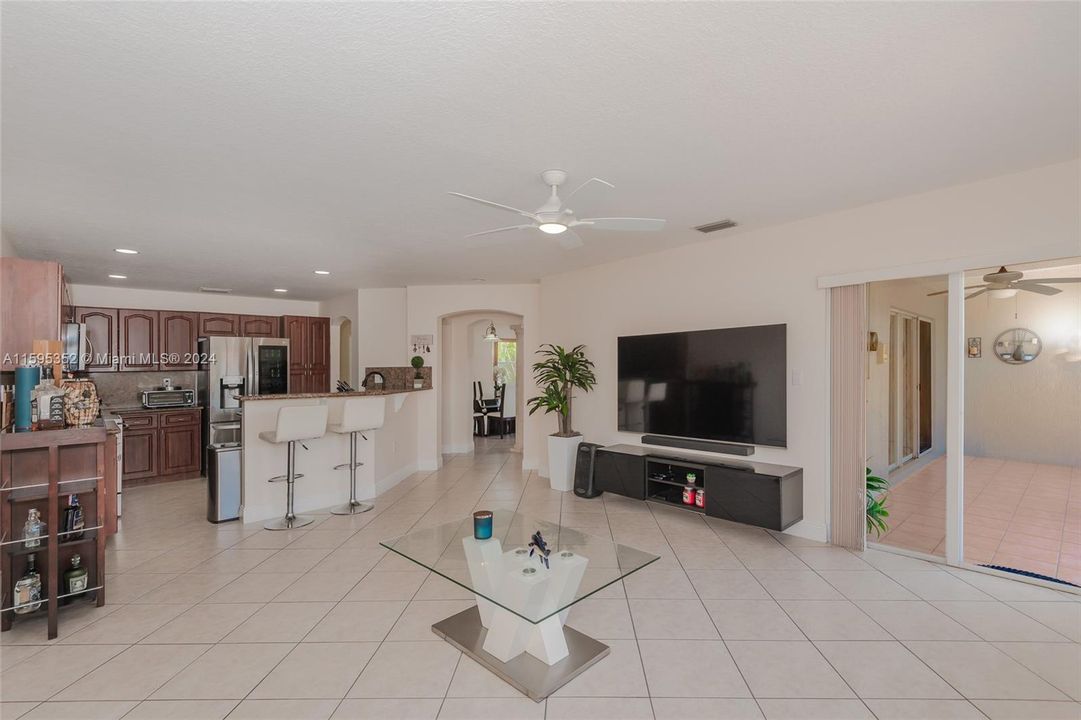 Active With Contract: $4,000 (4 beds, 3 baths, 2342 Square Feet)