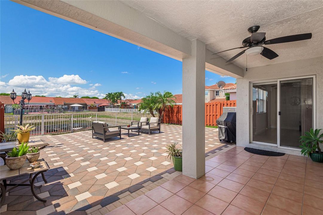 Active With Contract: $4,000 (4 beds, 3 baths, 2342 Square Feet)