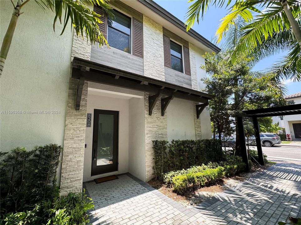 Active With Contract: $1,029,000 (3 beds, 3 baths, 2314 Square Feet)