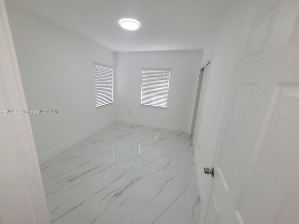 Vendido Recientemente: $575,000 (4 camas, 2 baños, 1200 Pies cuadrados)