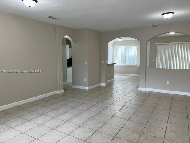 Active With Contract: $3,500 (3 beds, 2 baths, 1822 Square Feet)