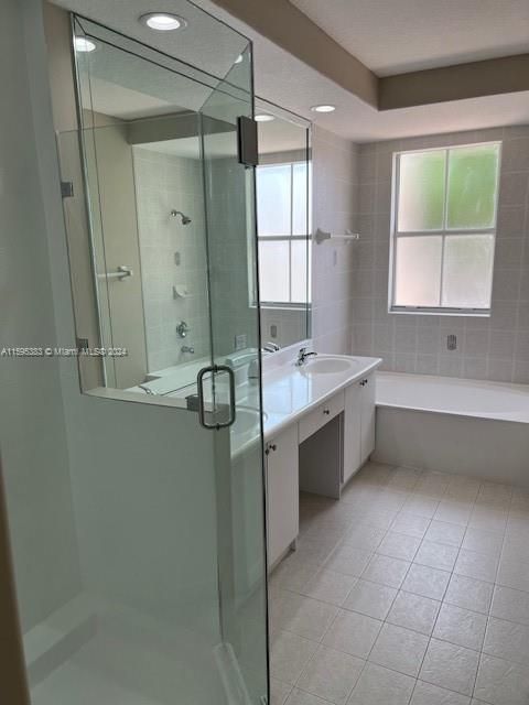 Active With Contract: $3,500 (3 beds, 2 baths, 1822 Square Feet)