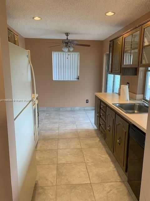 Recently Rented: $2,400 (2 beds, 2 baths, 1330 Square Feet)