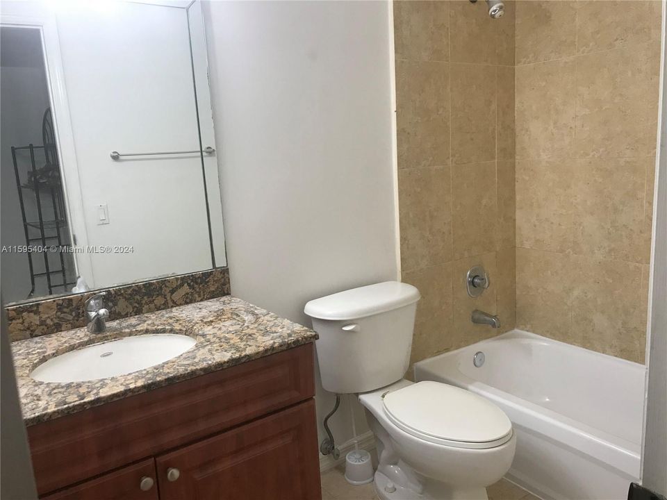 Recently Rented: $1,725 (1 beds, 1 baths, 575 Square Feet)