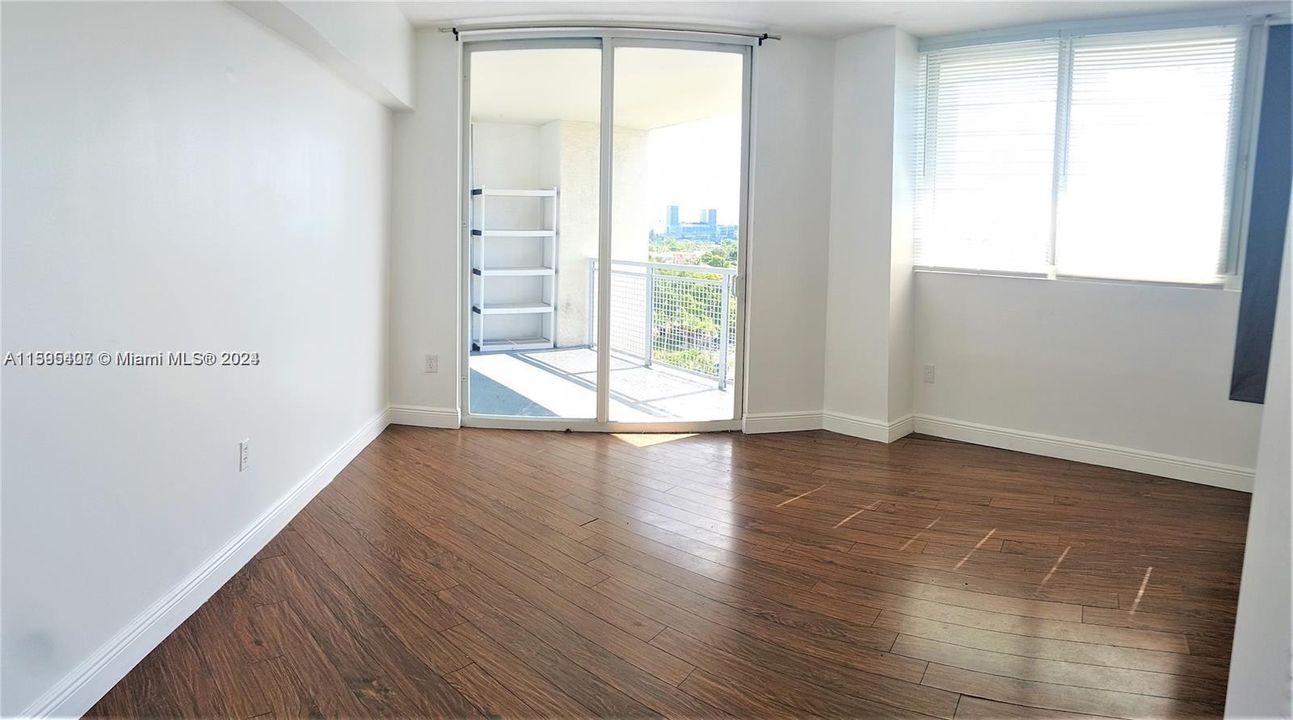 For Rent: $2,200 (1 beds, 1 baths, 815 Square Feet)