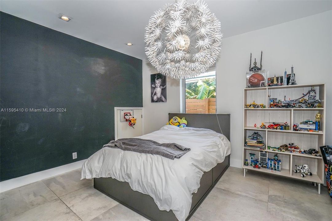 For Sale: $4,500,000 (3 beds, 2 baths, 4248 Square Feet)