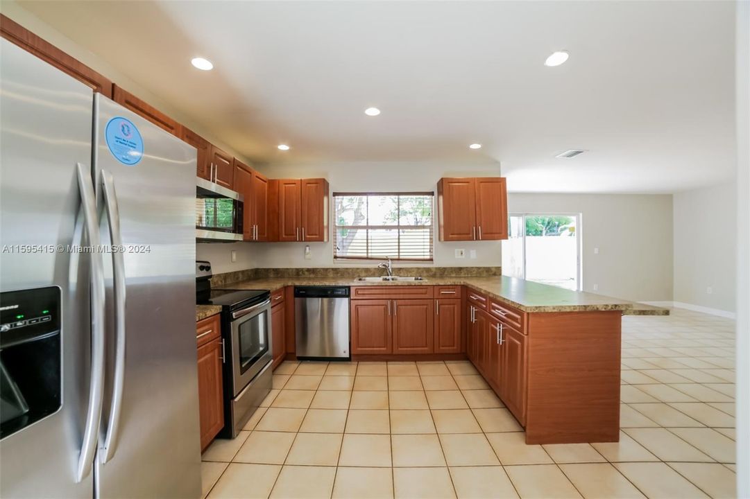 Active With Contract: $3,210 (3 beds, 2 baths, 2486 Square Feet)