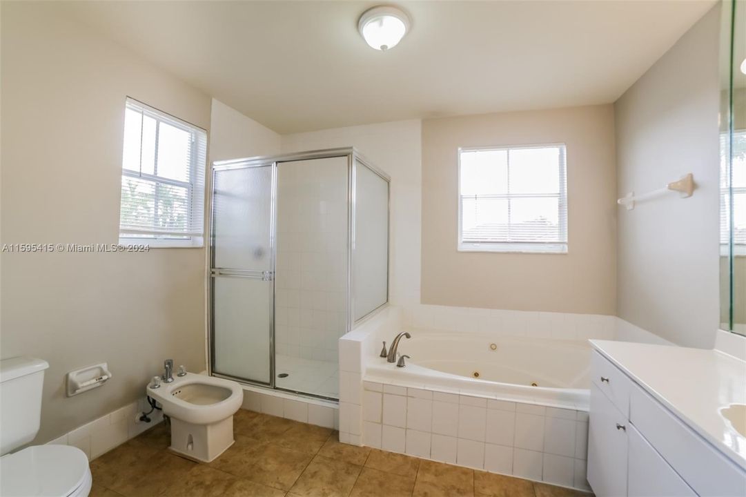 Active With Contract: $3,210 (3 beds, 2 baths, 2486 Square Feet)