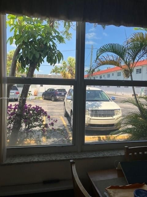 Tropical view and parking right in front