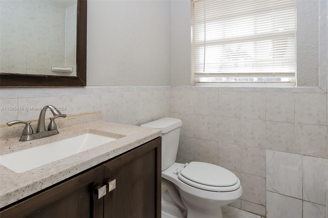 Recientemente alquilado: $2,590 (3 camas, 2 baños, 1544 Pies cuadrados)