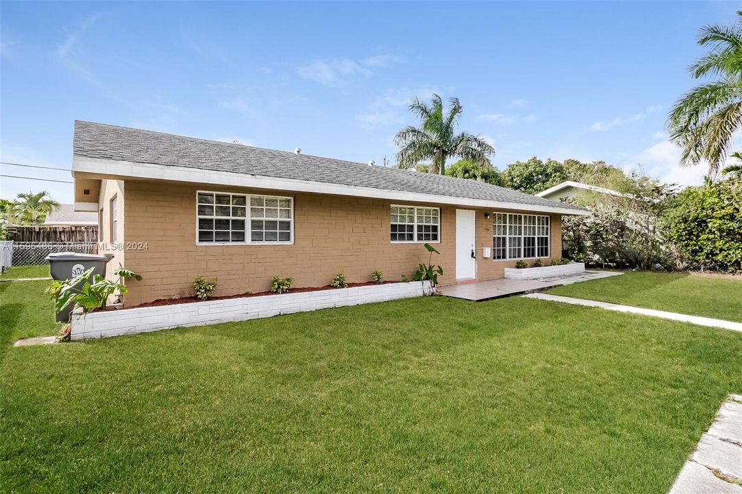 Recientemente alquilado: $2,590 (3 camas, 2 baños, 1544 Pies cuadrados)