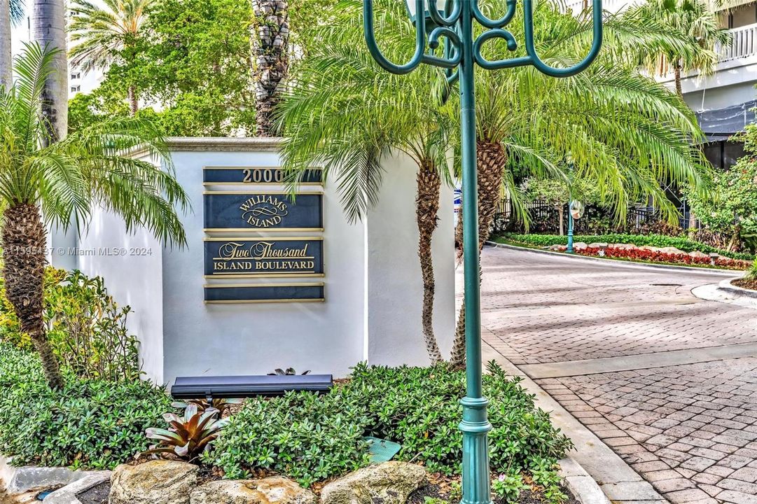 Recently Rented: $7,500 (2 beds, 2 baths, 1750 Square Feet)