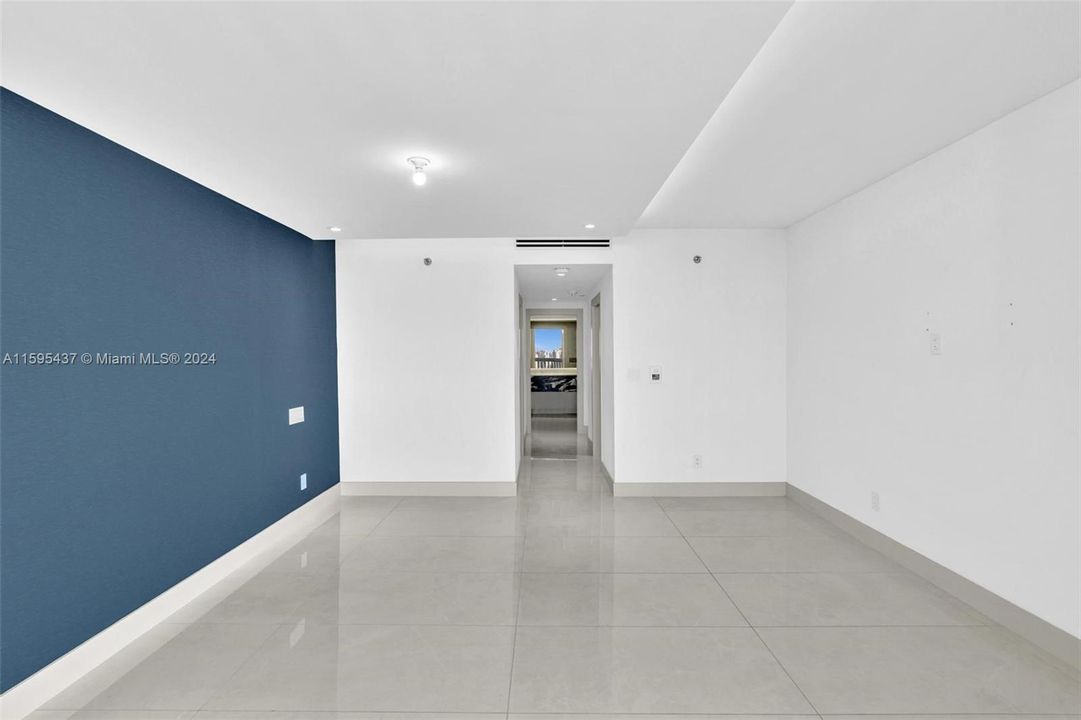 LARGE PRIMARY BEDROOM WITH CUSTOM WALLPAPER AND BEAUTIFUL VIEWS