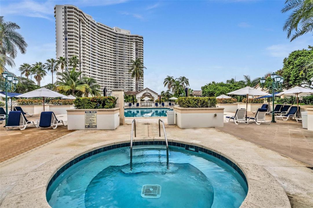 Recently Rented: $7,500 (2 beds, 2 baths, 1750 Square Feet)