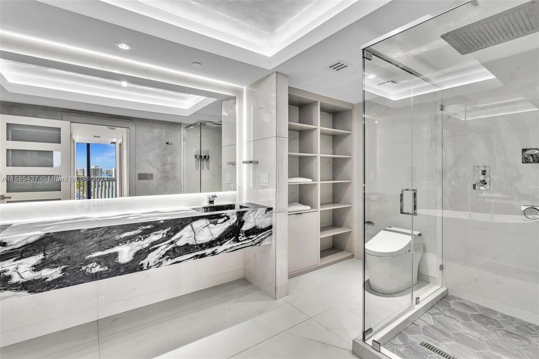 Recently Rented: $7,500 (2 beds, 2 baths, 1750 Square Feet)