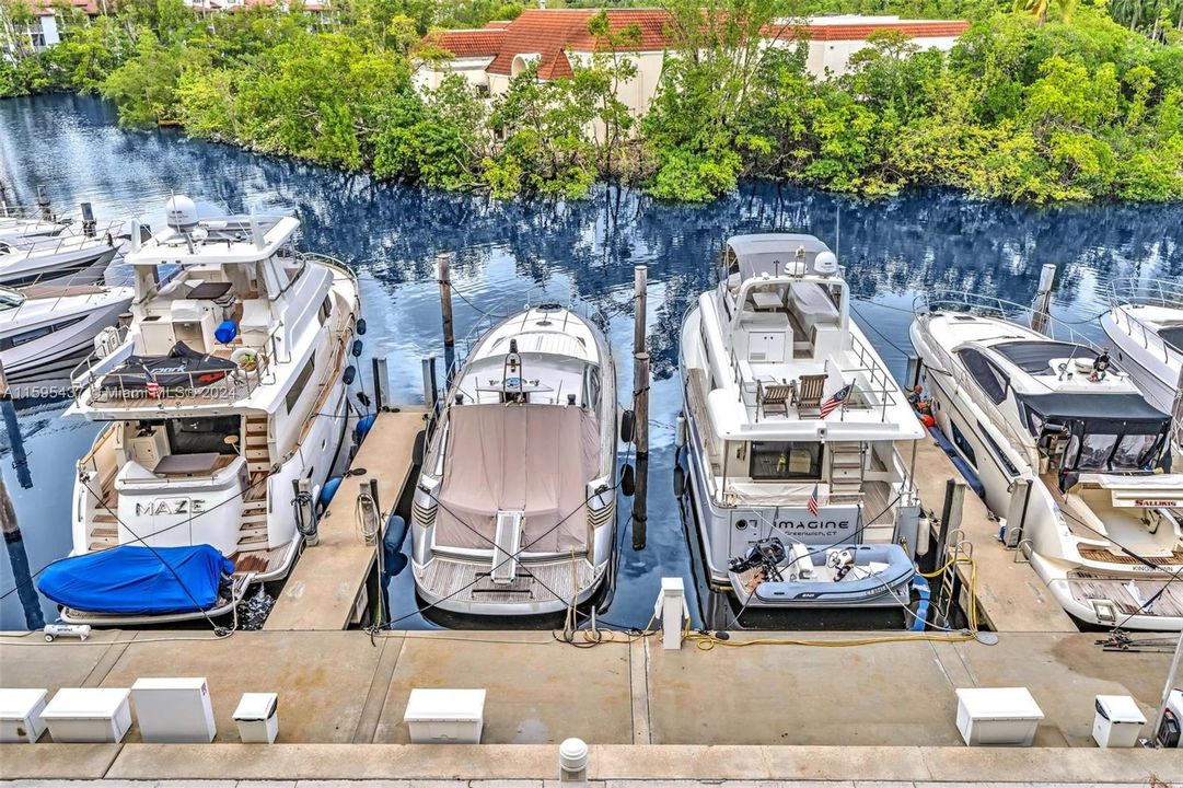 Recently Rented: $7,500 (2 beds, 2 baths, 1750 Square Feet)